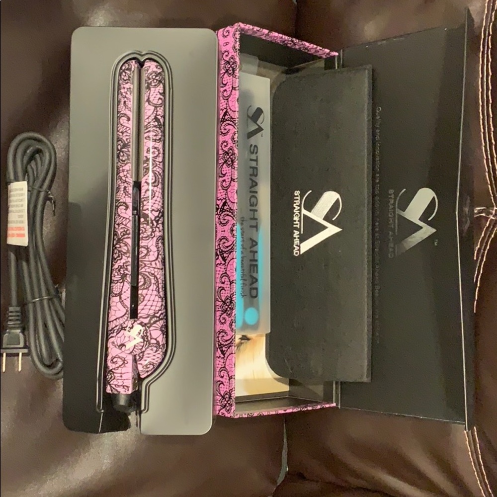 Straight Ahead Silver Edition Ceramic Flat Iron